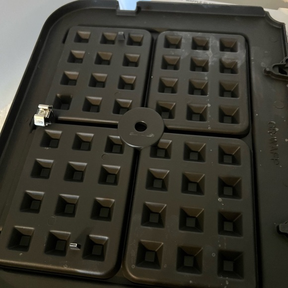 Cuisinart Griddler Waffle Plates with Recipe Booklet - Picture 3 of 5